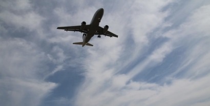 Un informe denuncia el alto riesgo para la salud de las partículas ultrafinas de los aviones