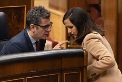 PSOE y Sumar se comprometen a prorrogar un año más el gravamen a las empresas energéticas