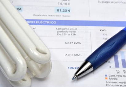 La CNMC denuncia que algunas eléctricas han subido hasta un 30% el término de energía con las nuevas tarifas