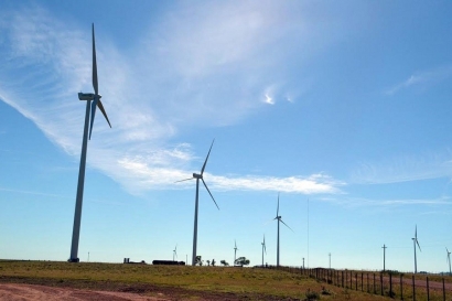  El anticiclón primaveral de las últimas semanas hunde la producción eólica a la mitad 