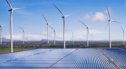 Bloomberg dice que el gasto en energías limpias debe crecer un 19%