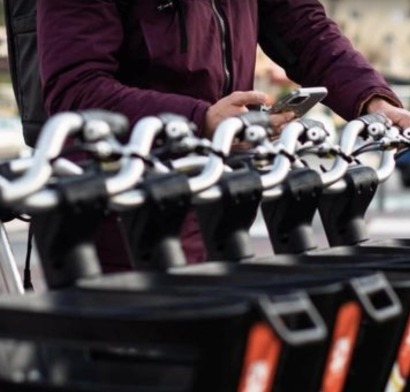 IA aplicada a las bicicletas compartidas para reducir la contaminación en las ciudades medianas