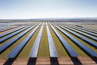 Cox y Lightsource bp pondrán en marcha cinco plantas fotovoltaicas de 248 MW en Sevilla