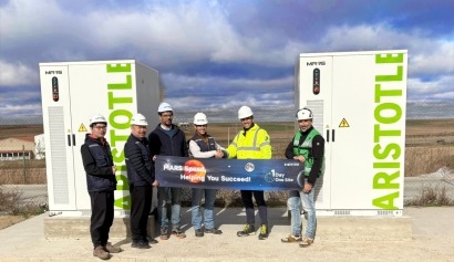 Enchufa la batería a la red, compra electricidad cuando esté barata y úsala en las horas caras