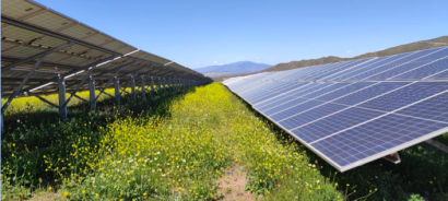 Aquila Clean Energy y Euder Energy reciben el Sello de Excelencia de UNEF para tres plantas solares 