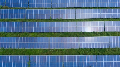 La asociación mundial de la industria solar rechaza que Bruselas etiquete como verdes la energía nuclear y el gas