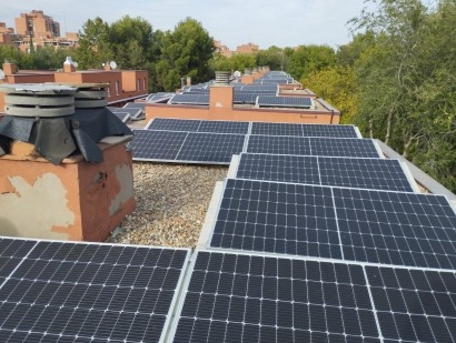 Las comercializadoras bloquean más de la mitad de los autoconsumos del mayor barrio solar de España