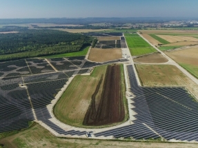 Eni inaugura un parque solar de 87,5 megavatios en un antiguo aeródromo de la OTAN