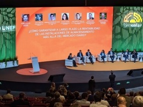 Los expertos reunidos en el XI Foro Solar de UNEF destacan la financiación y el almacenamiento como las claves del futuro