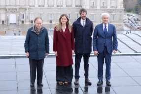 Sara Aagesen inaugura la nueva cubierta solar del Teatro Real