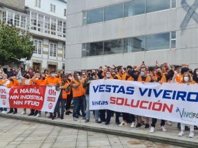 La Xunta y los trabajadores de Vestas acuerdan crear una mesa para identificar soluciones que eviten el cierre de la factoría de Viveiro