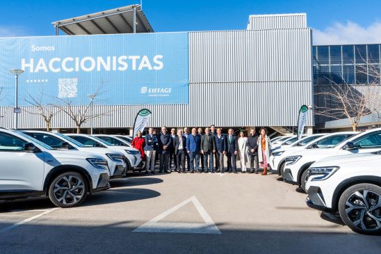 Eiffage renueva su flota con 700 vehículos híbridos de Renault