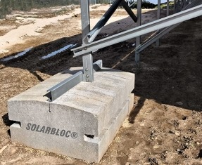 Solarbloc lanza sus Zapatas Conectables, una solución eficiente y versátil para instalaciones solares sobre suelo