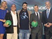 El cantante Huecco, Citroën y el Real Madrid se alían para donar 500 balones a niños de Benin