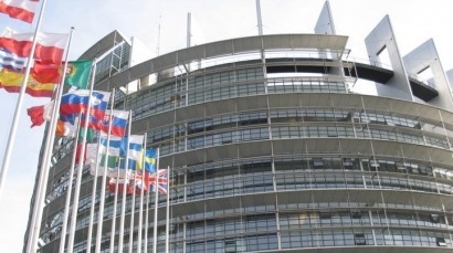 Los eurodiputados discuten medidas para limitar el impacto de la subida del precio de la luz