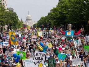 Tens of Thousands March to Protest Trump Climate, Energy Policies